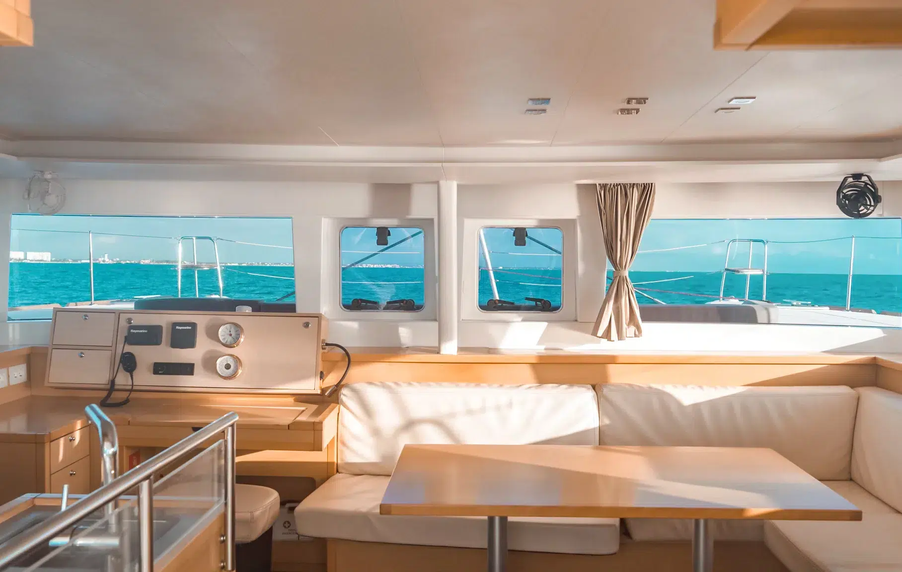 Lohengrin Interior RG